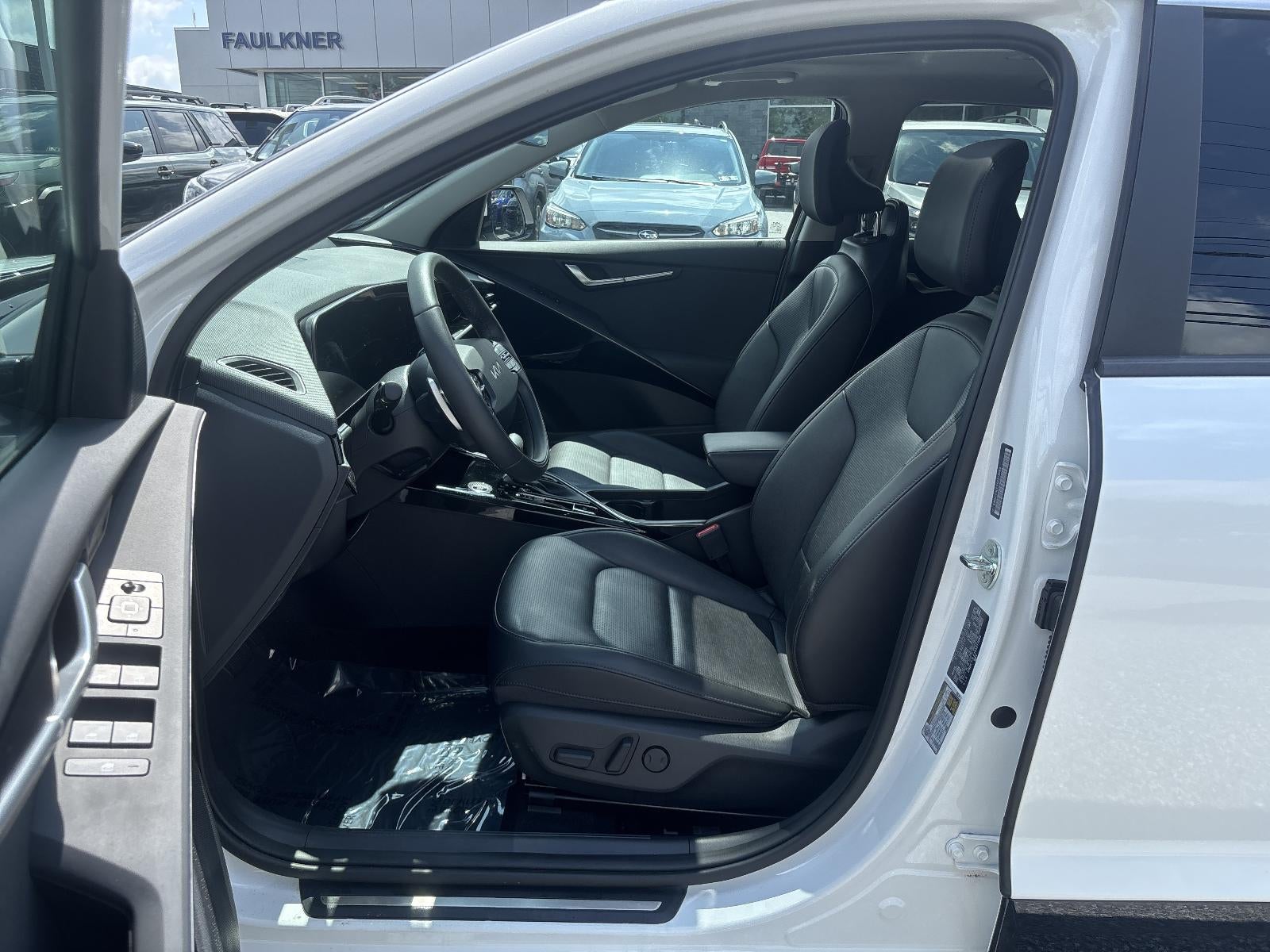 2025 Kia Niro SX FWD