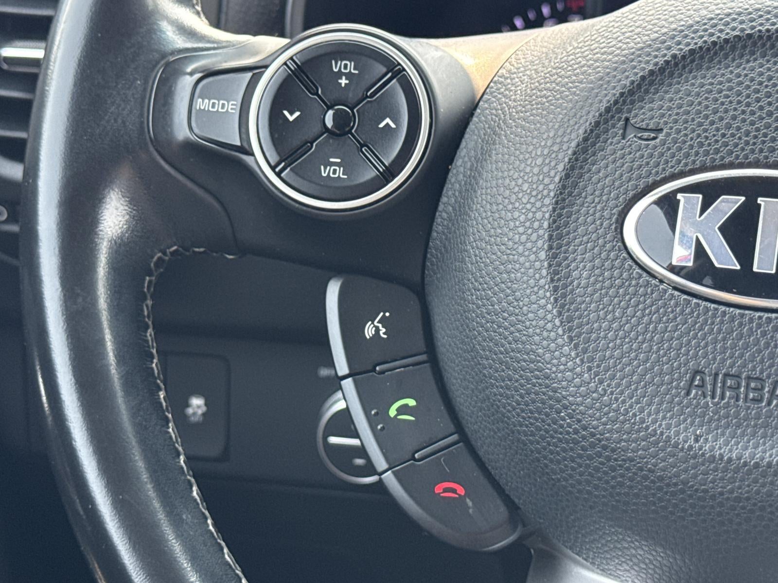 2017 Kia Soul + Auto