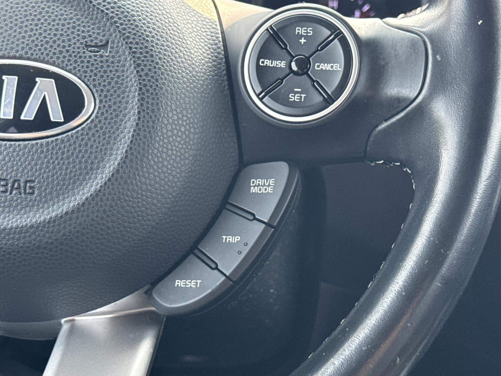 2017 Kia Soul + Auto