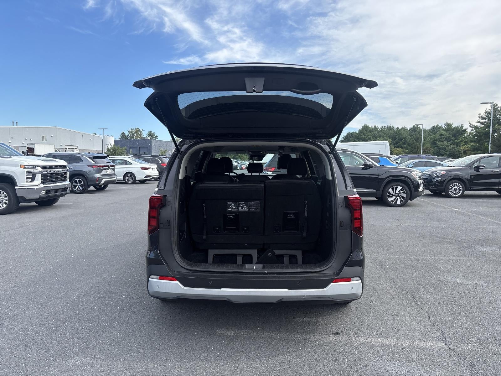 2025 Kia Carnival LXS FWD