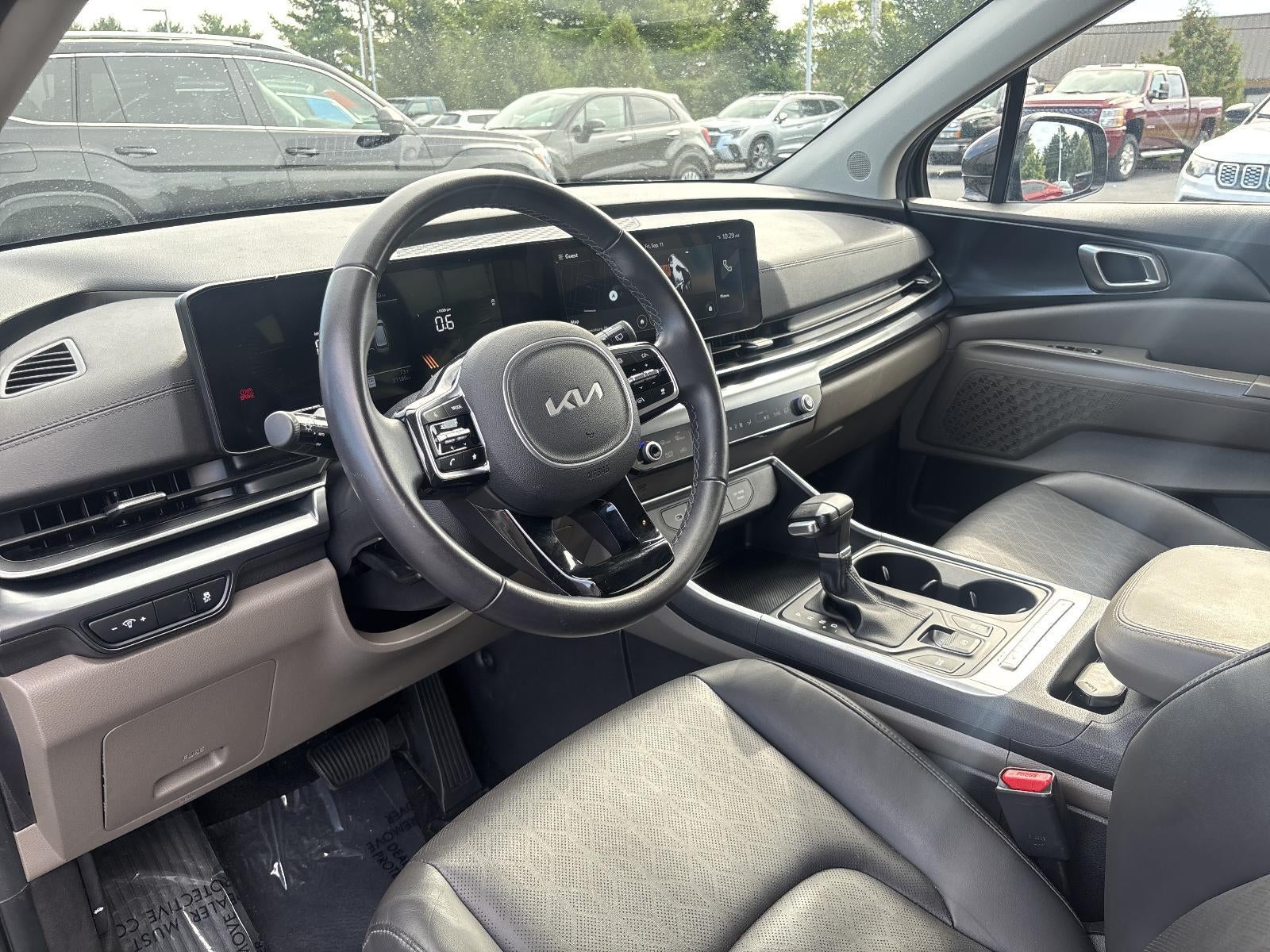 2025 Kia Carnival LXS FWD