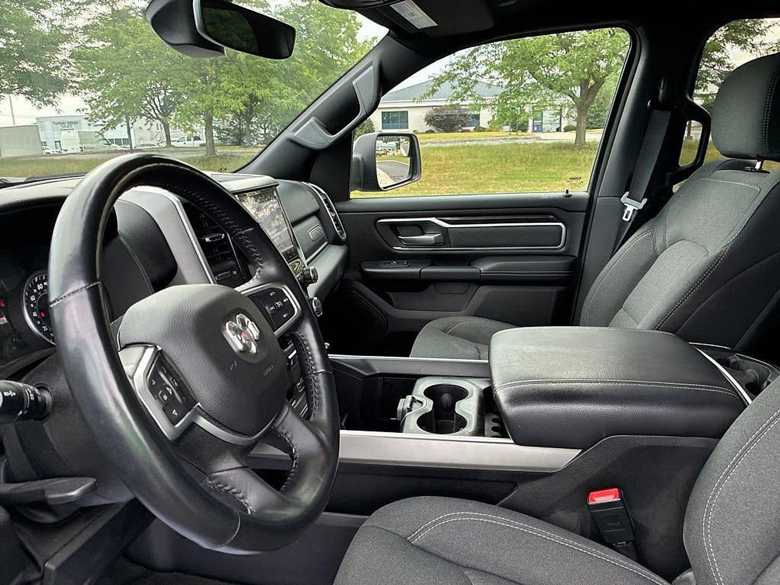 2022 RAM 1500 Big Horn 4x4 Crew Cab 5'7" Box