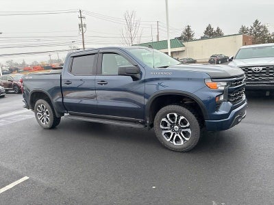 2022 Chevrolet Silverado 1500 Crew Cab Short Box 4-Wheel Drive Custom