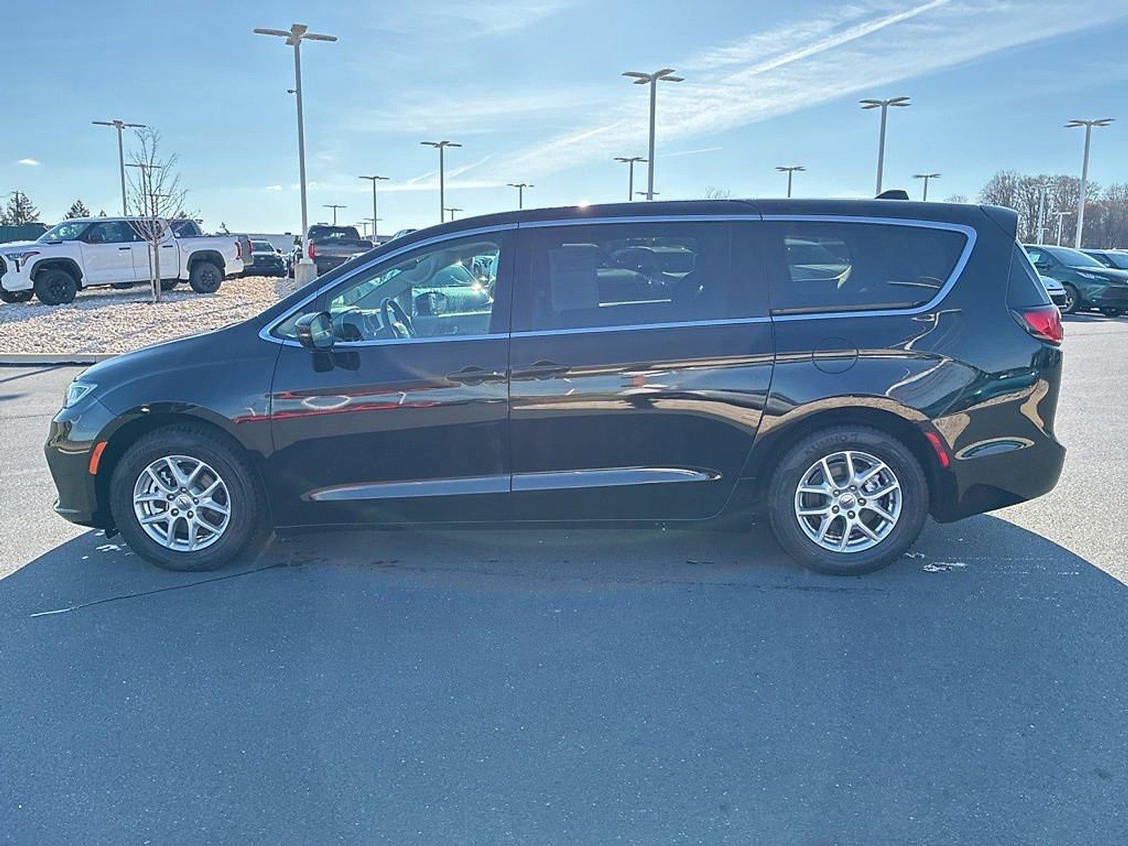 2024 Chrysler Pacifica Touring L FWD