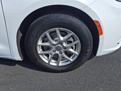 2024 Chrysler Pacifica Touring L FWD