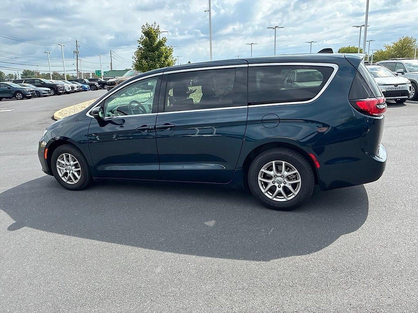 2024 Chrysler Pacifica Touring L FWD