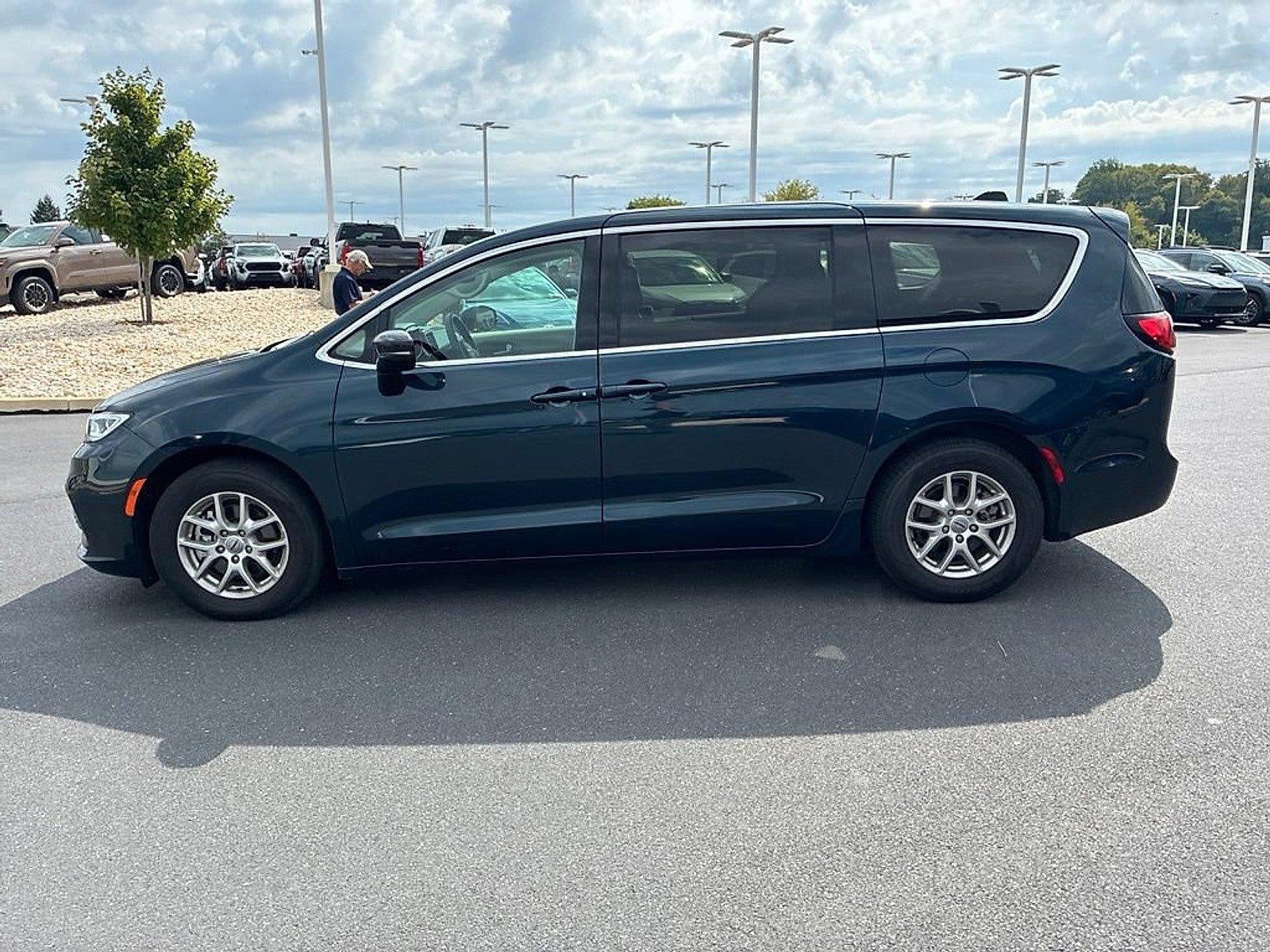 2024 Chrysler Pacifica Touring L FWD
