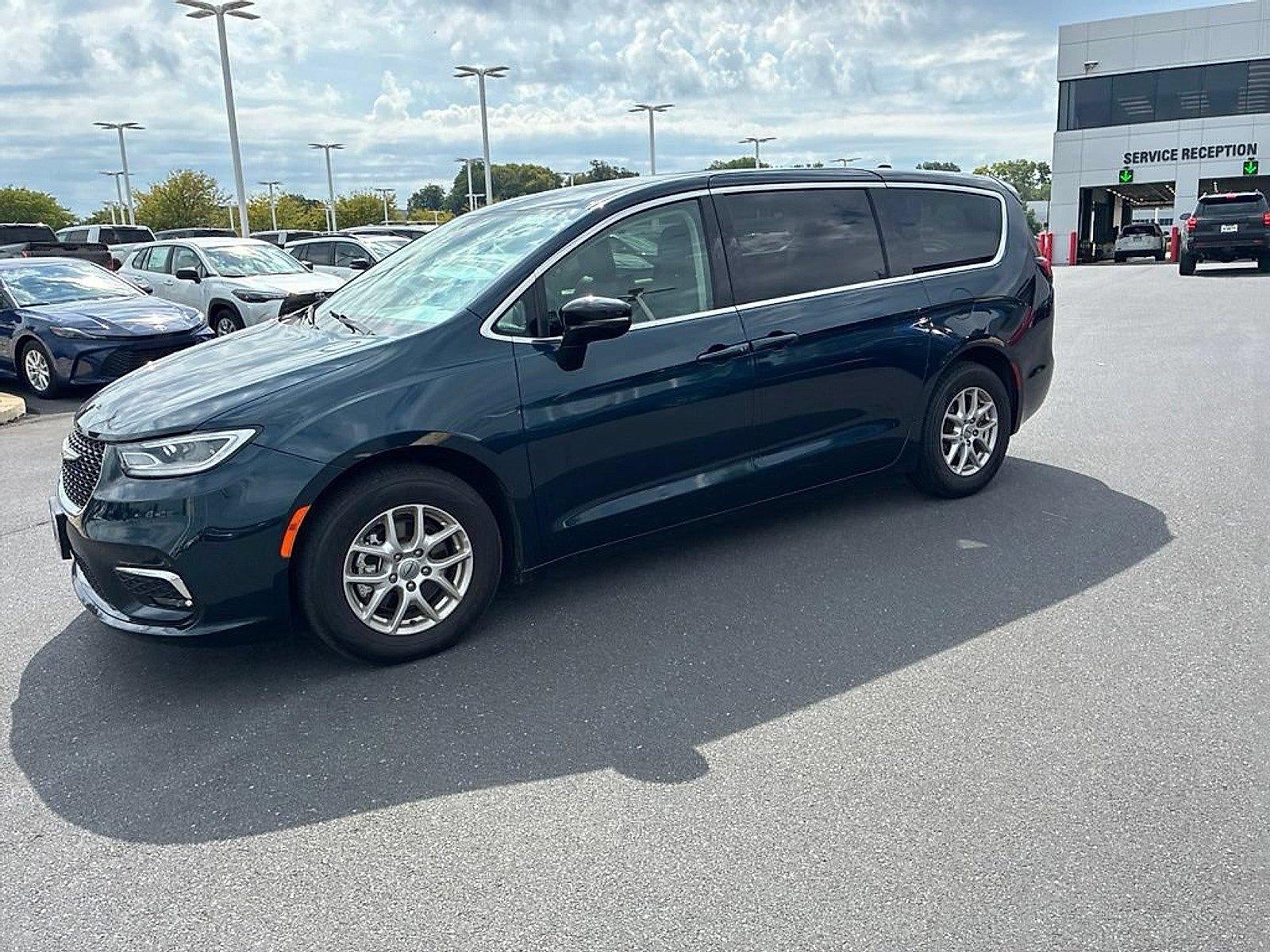 2024 Chrysler Pacifica Touring L FWD