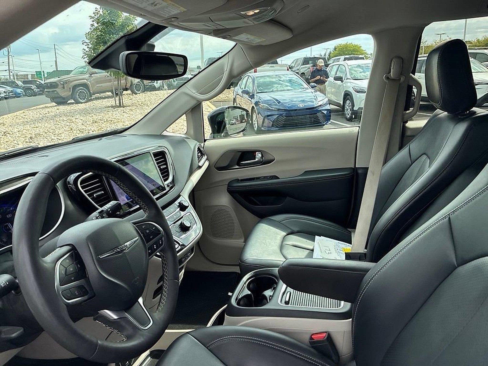 2024 Chrysler Pacifica Touring L FWD