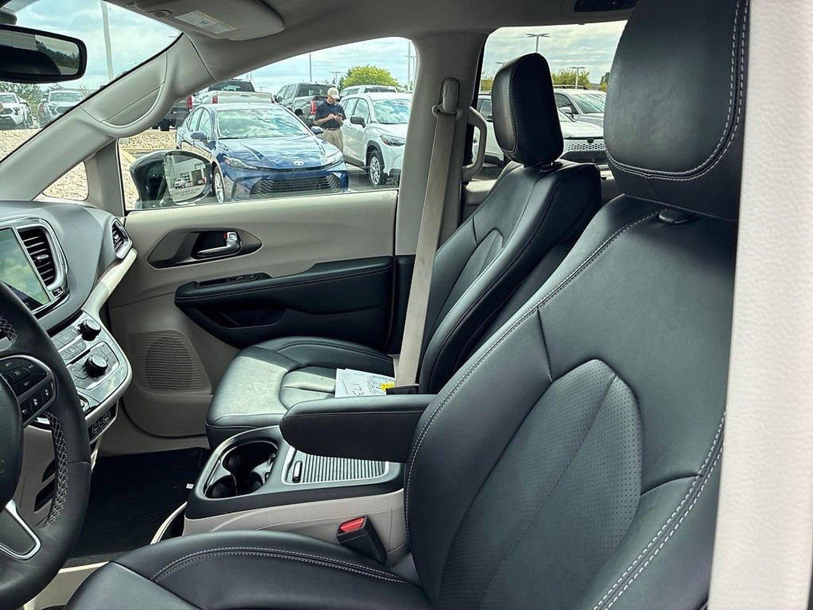 2024 Chrysler Pacifica Touring L FWD