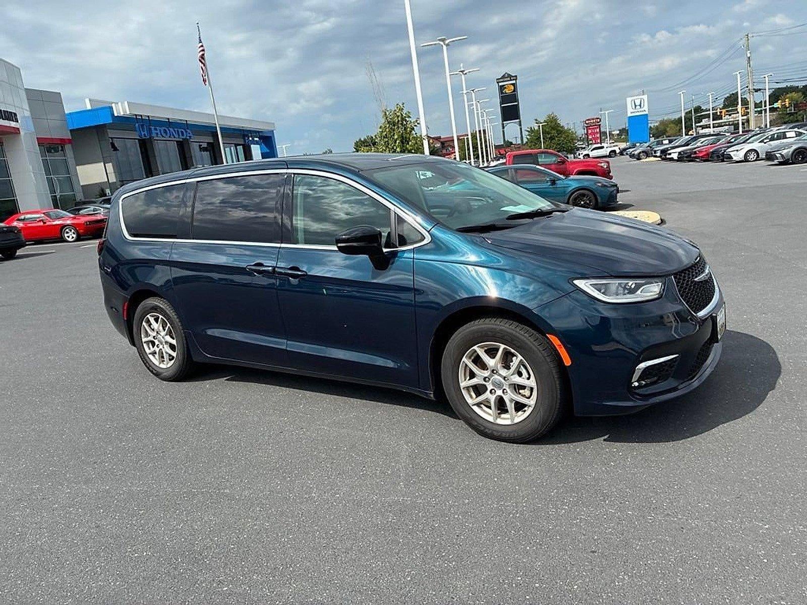 2024 Chrysler Pacifica Touring L FWD
