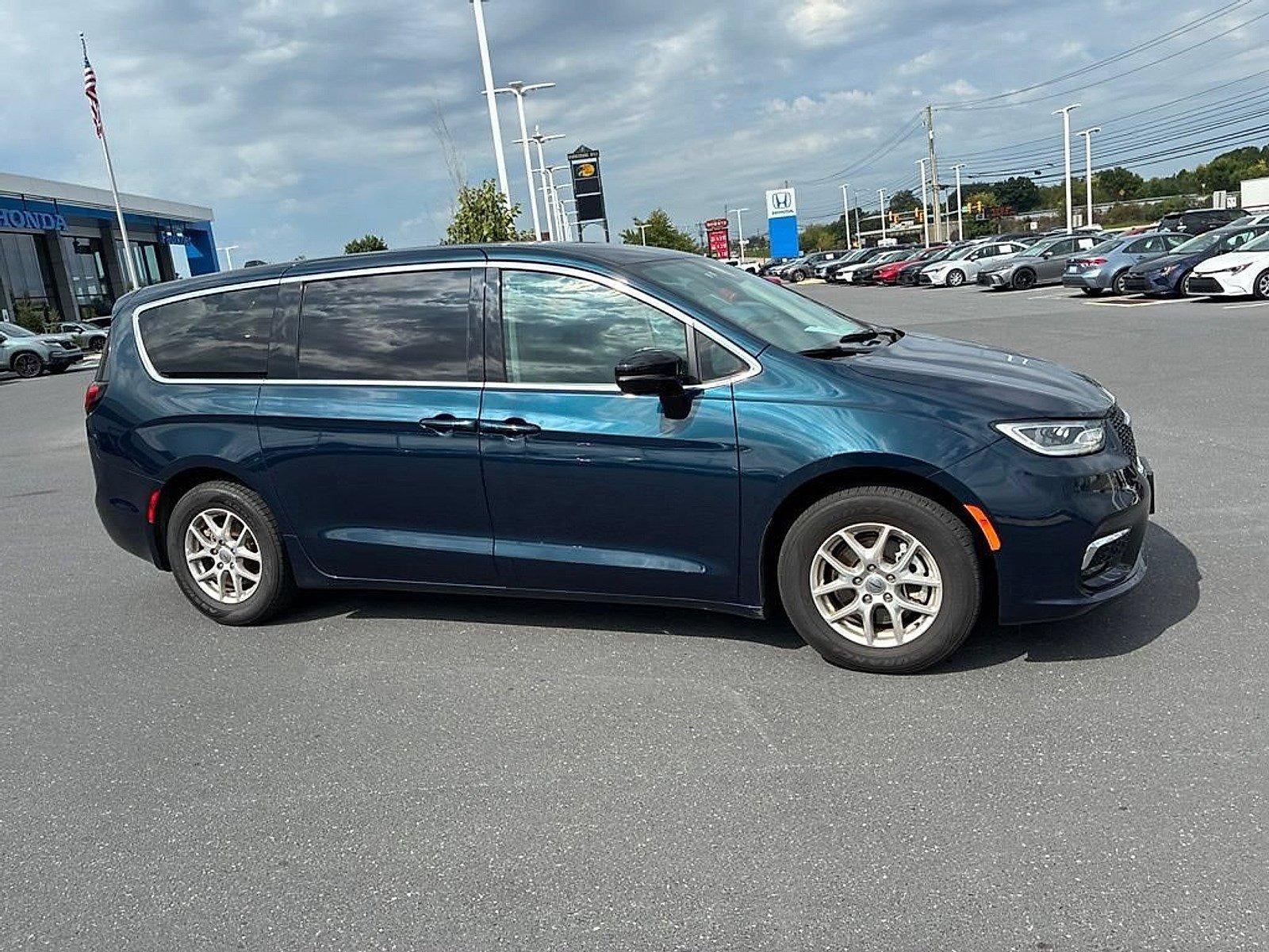 2024 Chrysler Pacifica Touring L FWD
