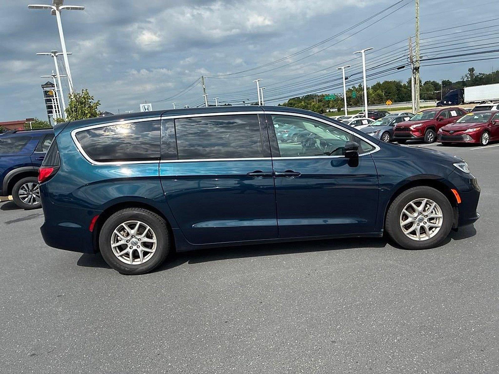 2024 Chrysler Pacifica Touring L FWD