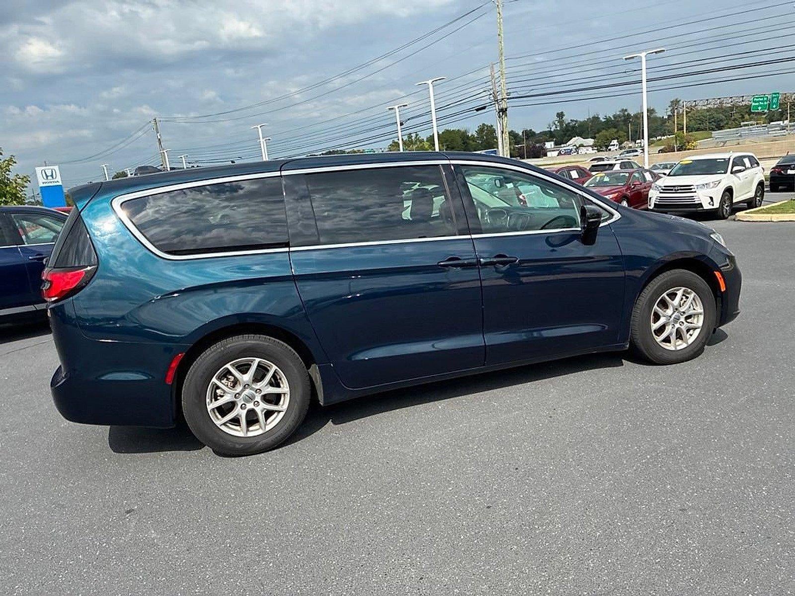 2024 Chrysler Pacifica Touring L FWD