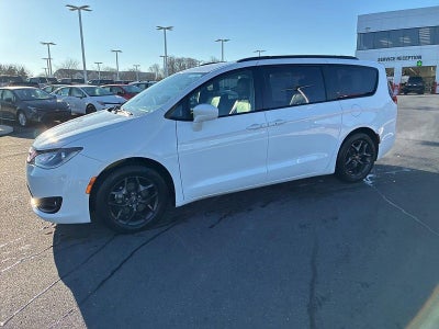 2018 Chrysler Pacifica Touring L Plus FWD