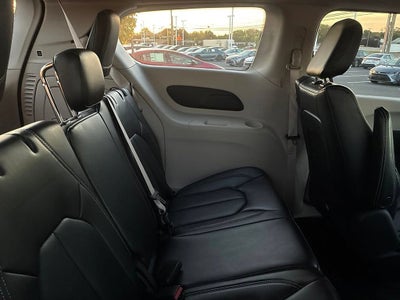2023 Chrysler Pacifica Hybrid Touring L