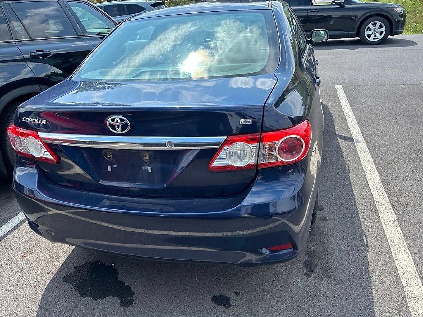 2013 Toyota Corolla 4dr Sdn Auto LE (Natl)