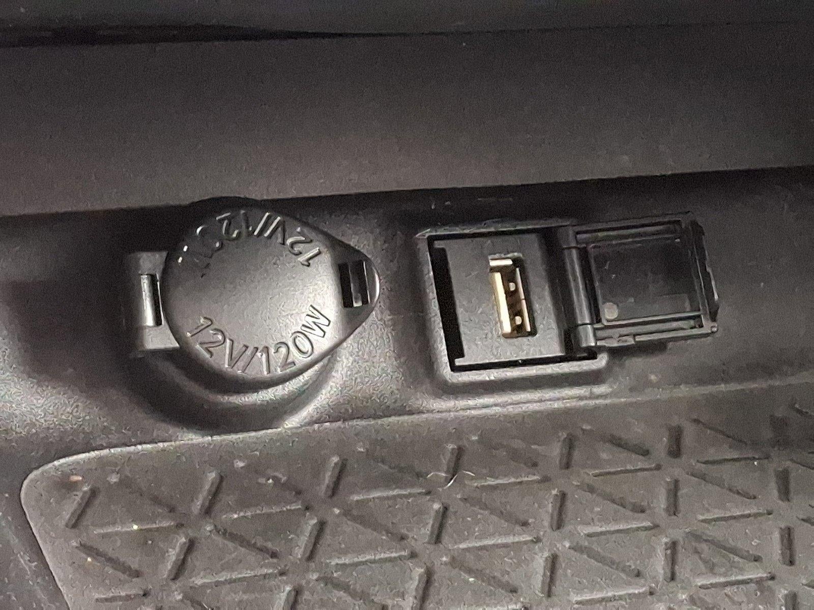 2022 Toyota RAV4 XLE Premium AWD (Natl)