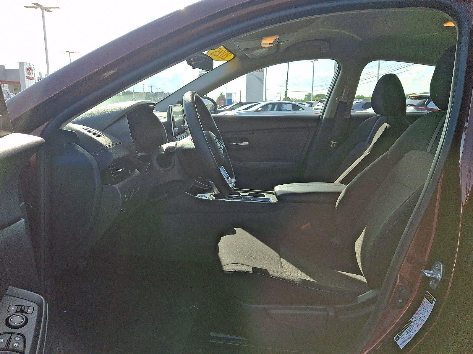 2025 Nissan Sentra SV CVT