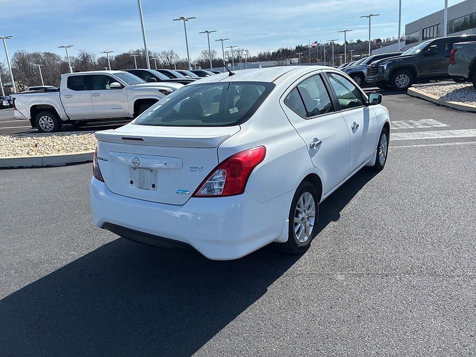 2016 Nissan Versa 4dr Sdn CVT 1.6 SV