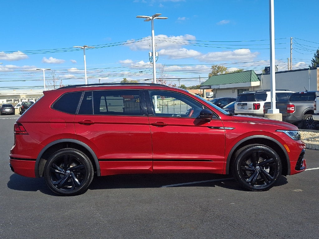 2024 Volkswagen Tiguan 2.0T SE R-Line Black