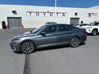 2025 Volkswagen Jetta SE Auto
