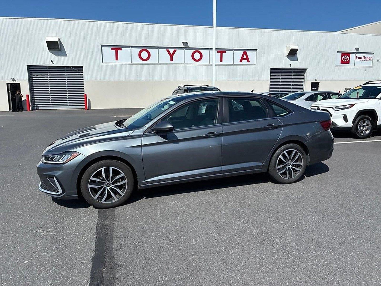 2025 Volkswagen Jetta SE Auto