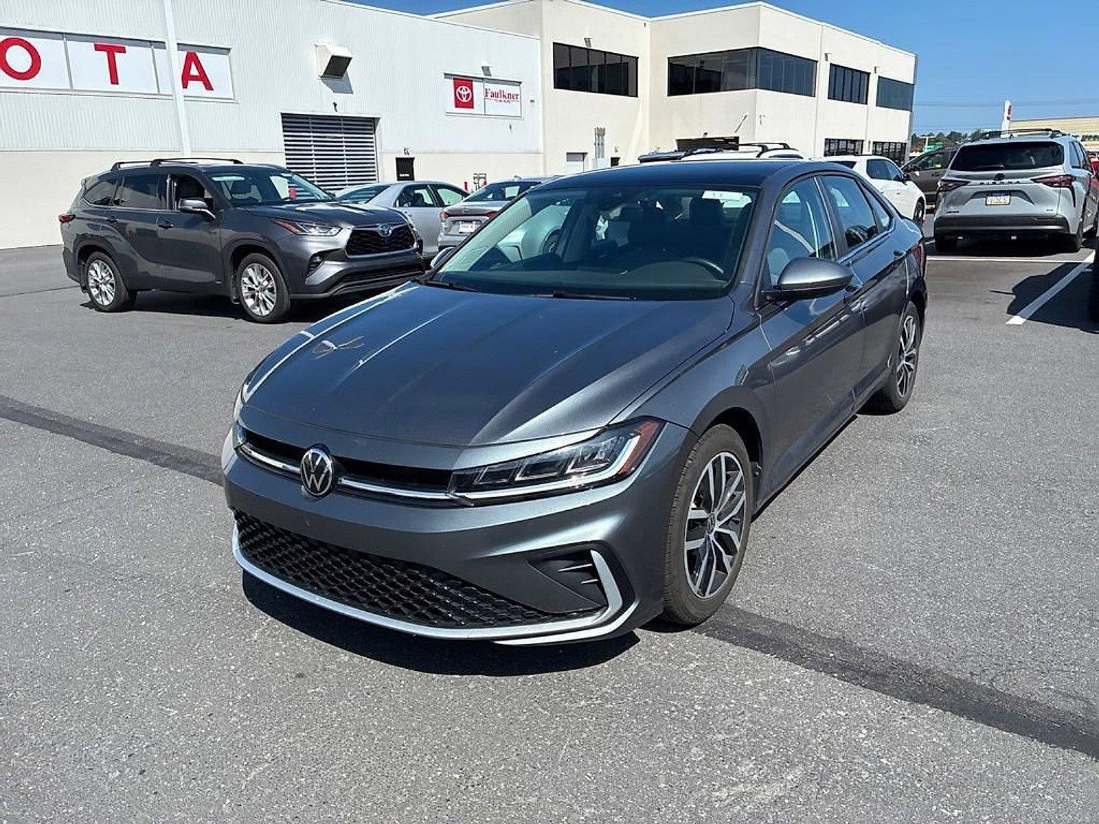 2025 Volkswagen Jetta SE Auto