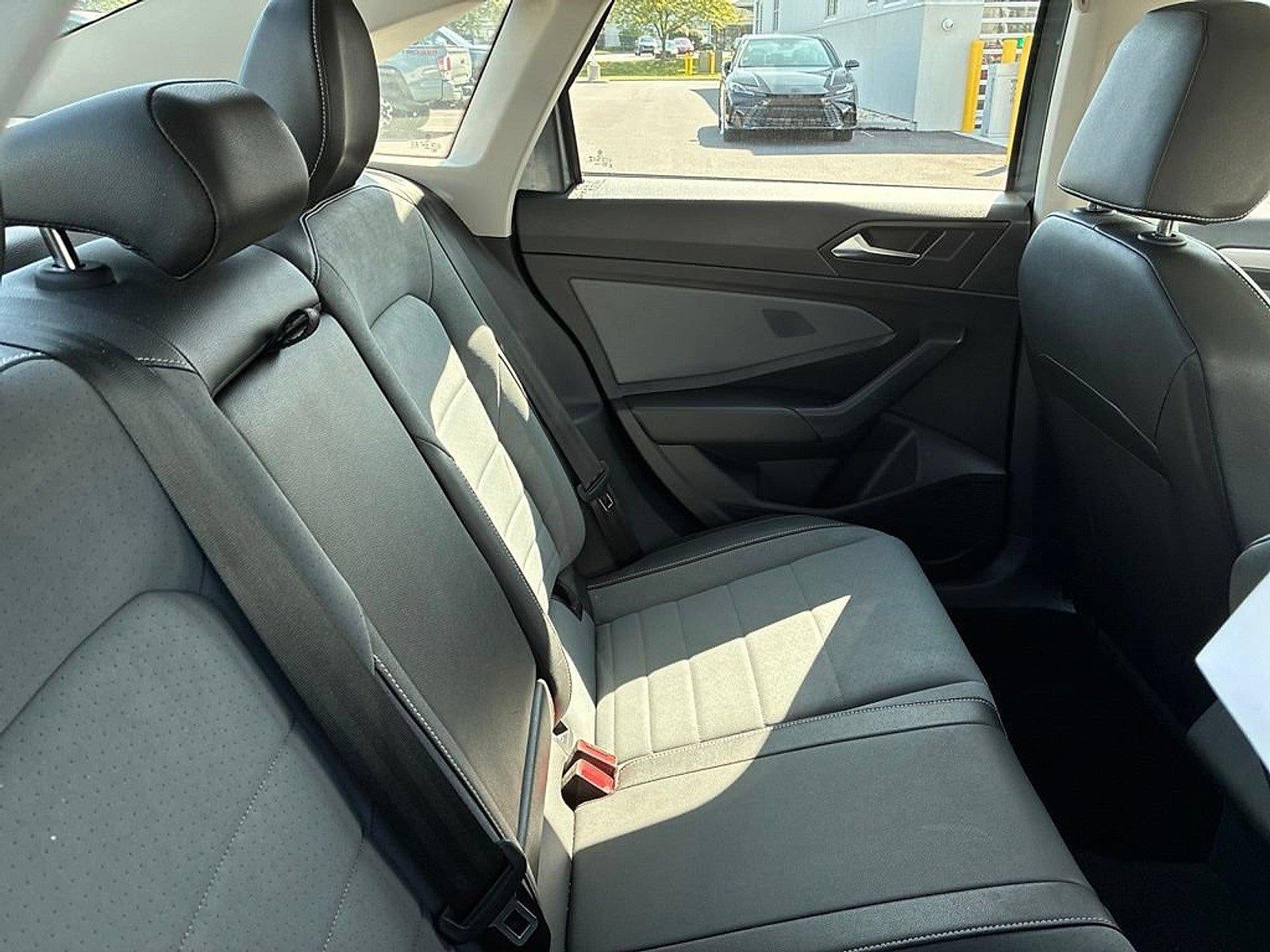 2025 Volkswagen Jetta SE Auto