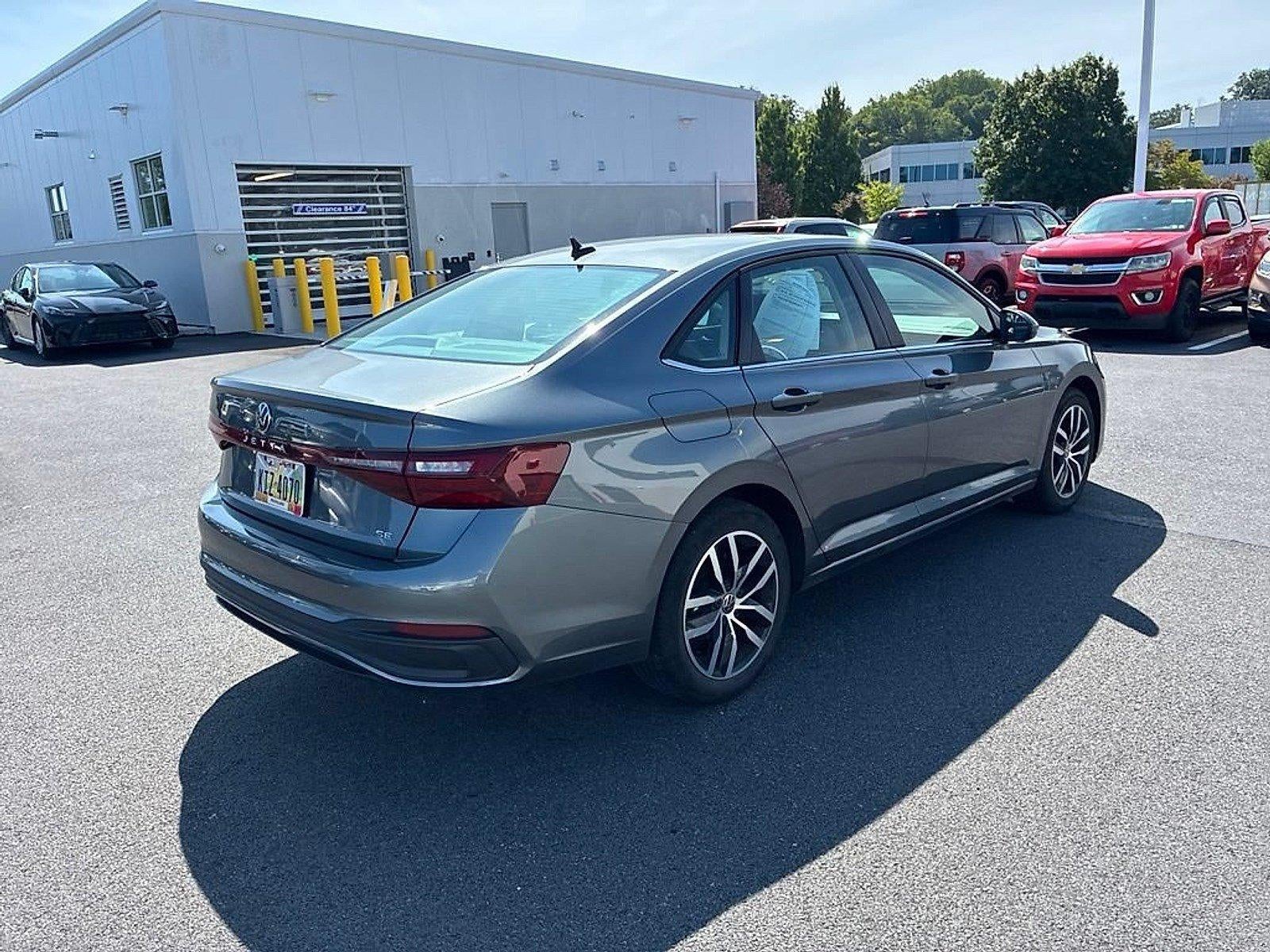 2025 Volkswagen Jetta SE Auto