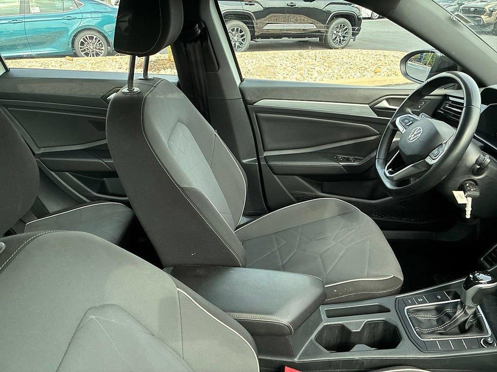 2025 Volkswagen Jetta Sport Auto