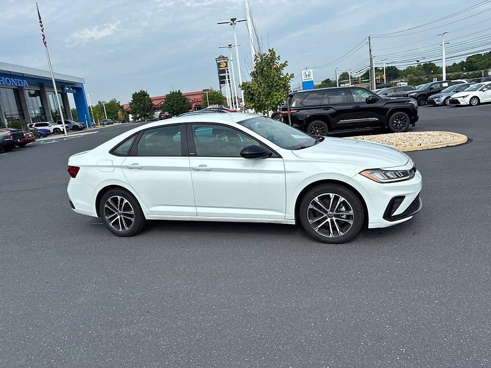 2025 Volkswagen Jetta Sport Auto