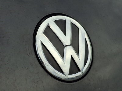 2019 Volkswagen Beetle SE Auto