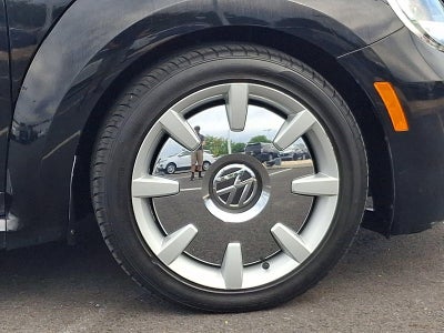 2019 Volkswagen Beetle SE Auto