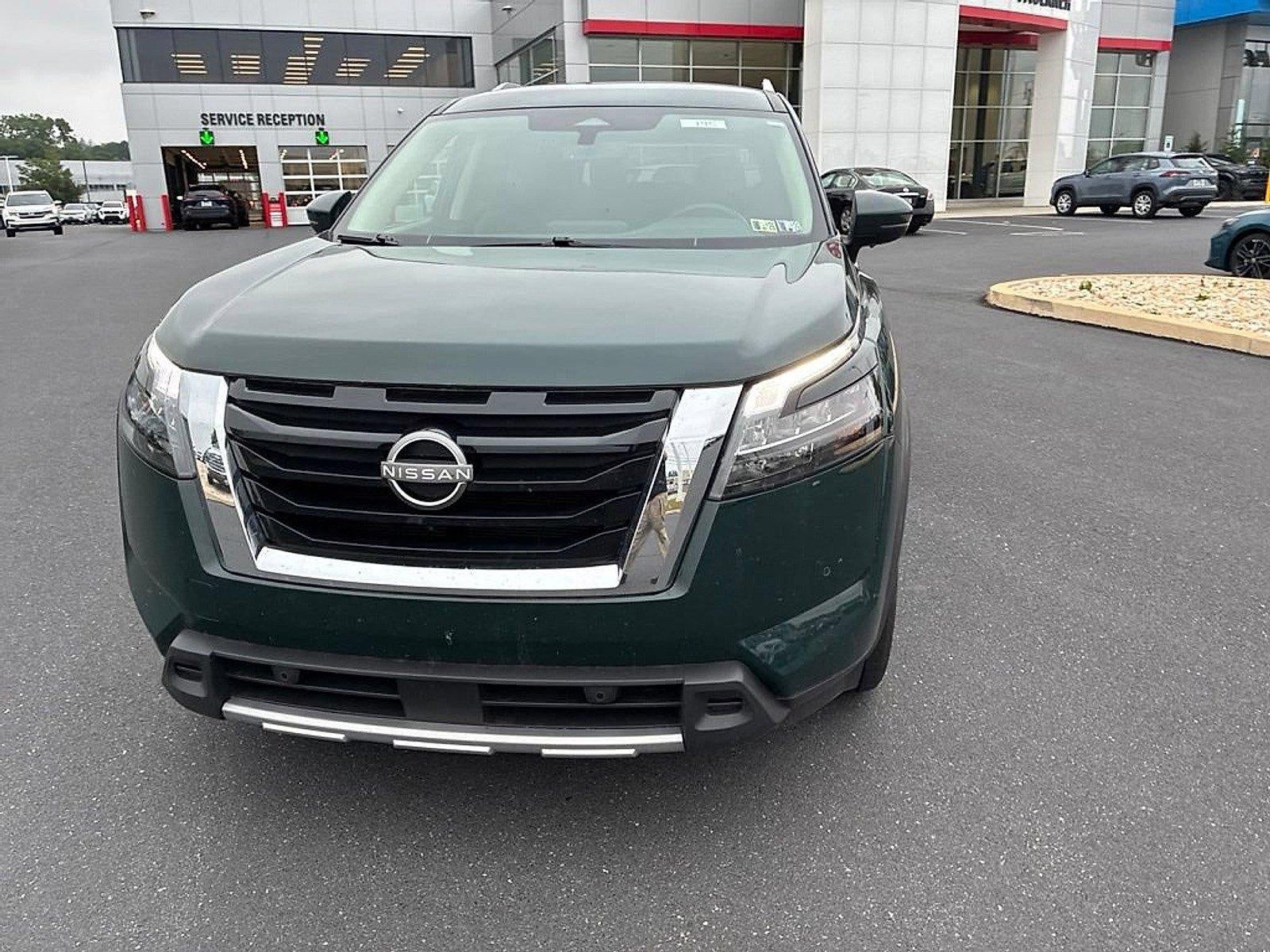 2025 Nissan Pathfinder SL 4WD