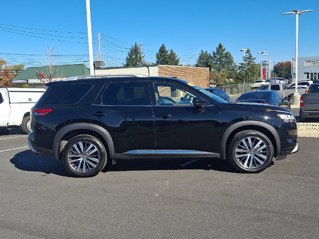 2022 Nissan Pathfinder Platinum