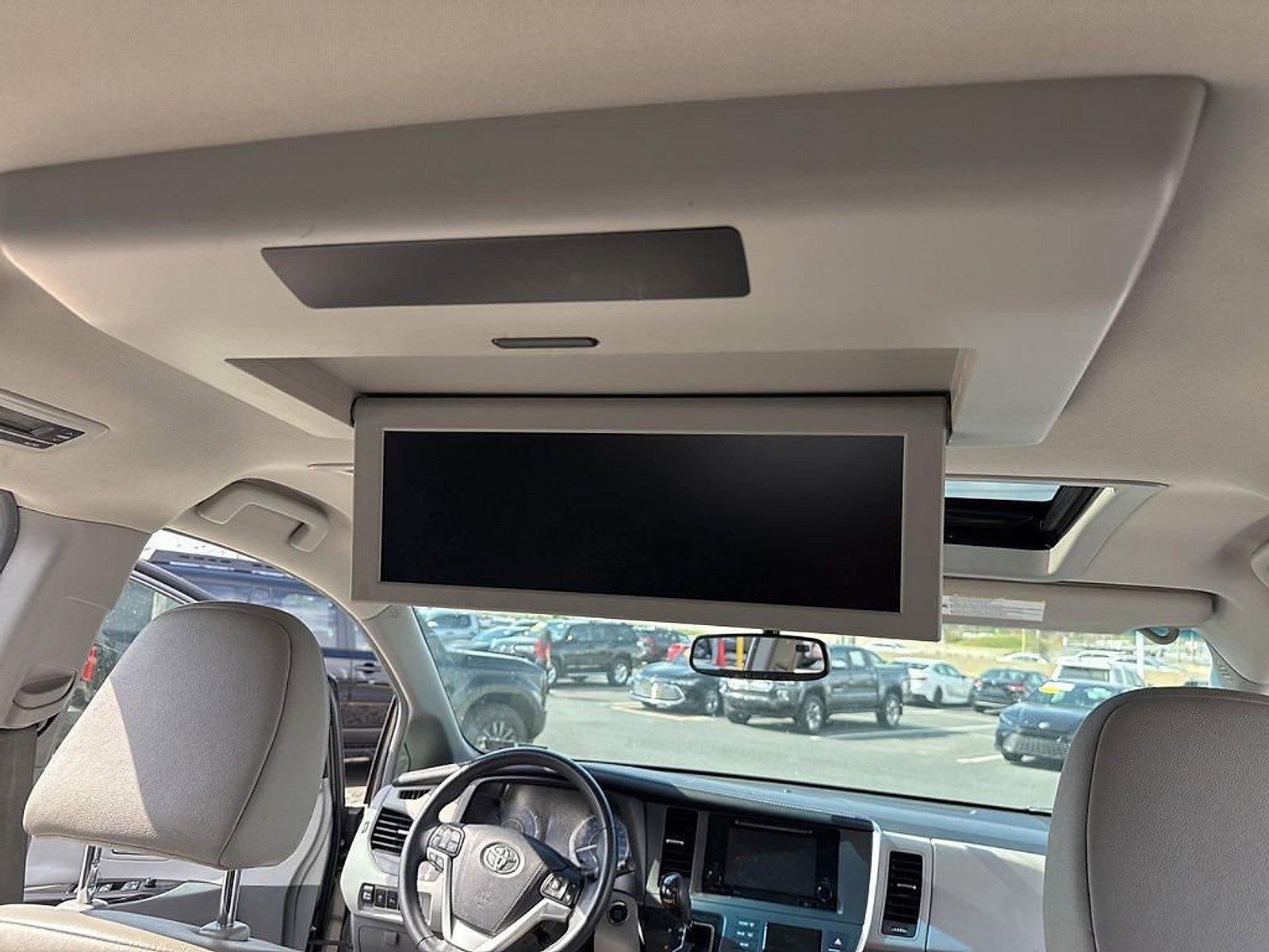 2017 Toyota Sienna XLE Premium AWD 7-Passenger (Natl)