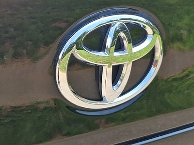2025 Toyota Corolla Cross XLE