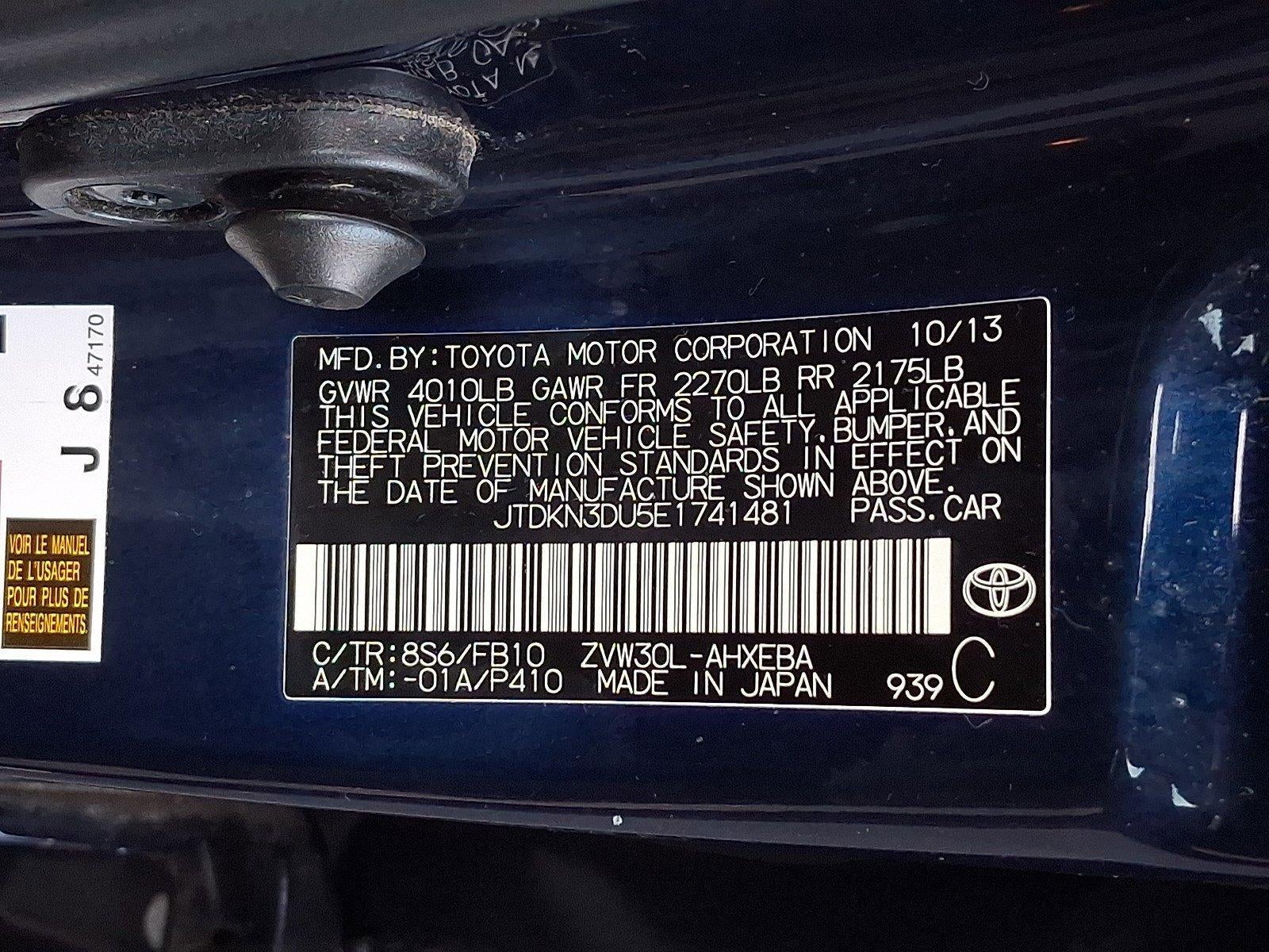 2014 Toyota Prius 5dr HB Four (Natl)