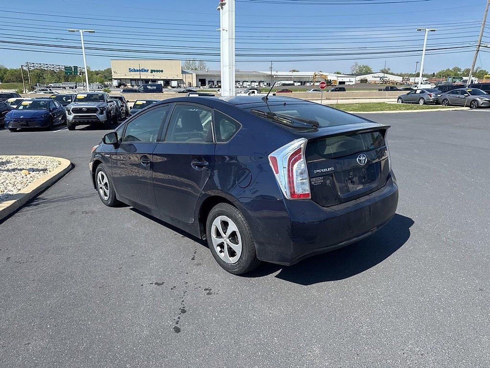 2013 Toyota Prius 5dr HB Two (Natl)