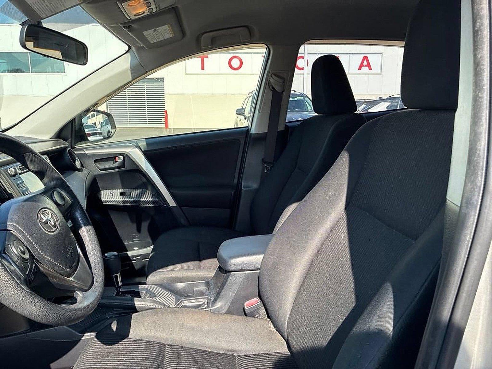 2015 Toyota RAV4 AWD 4dr LE (Natl)