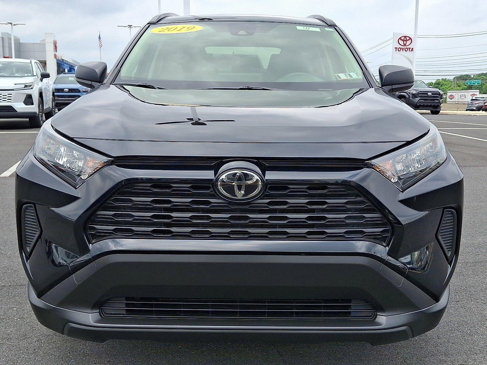 2019 Toyota RAV4 LE AWD (Natl)