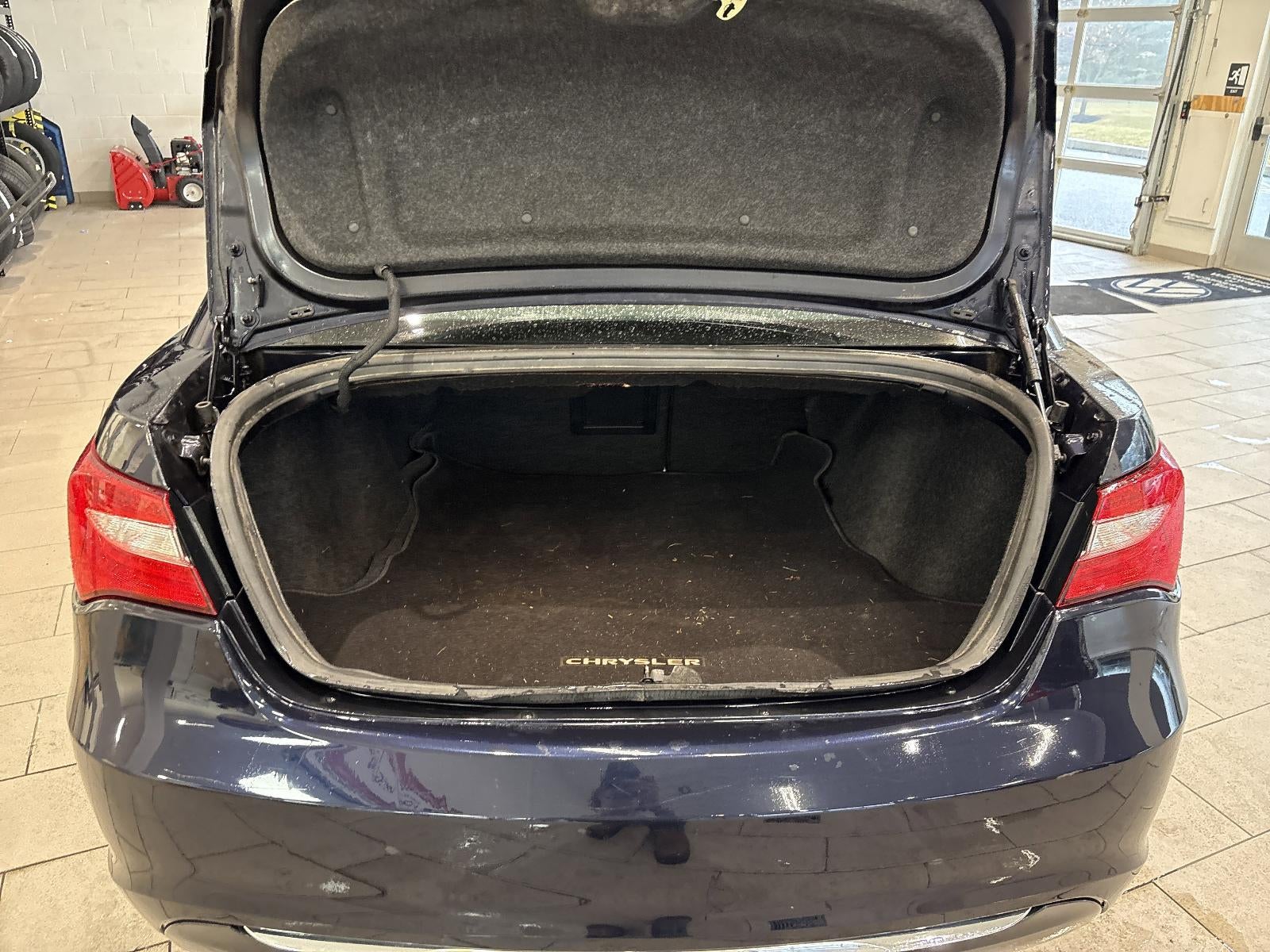 2011 Chrysler 200 4dr Sdn Touring