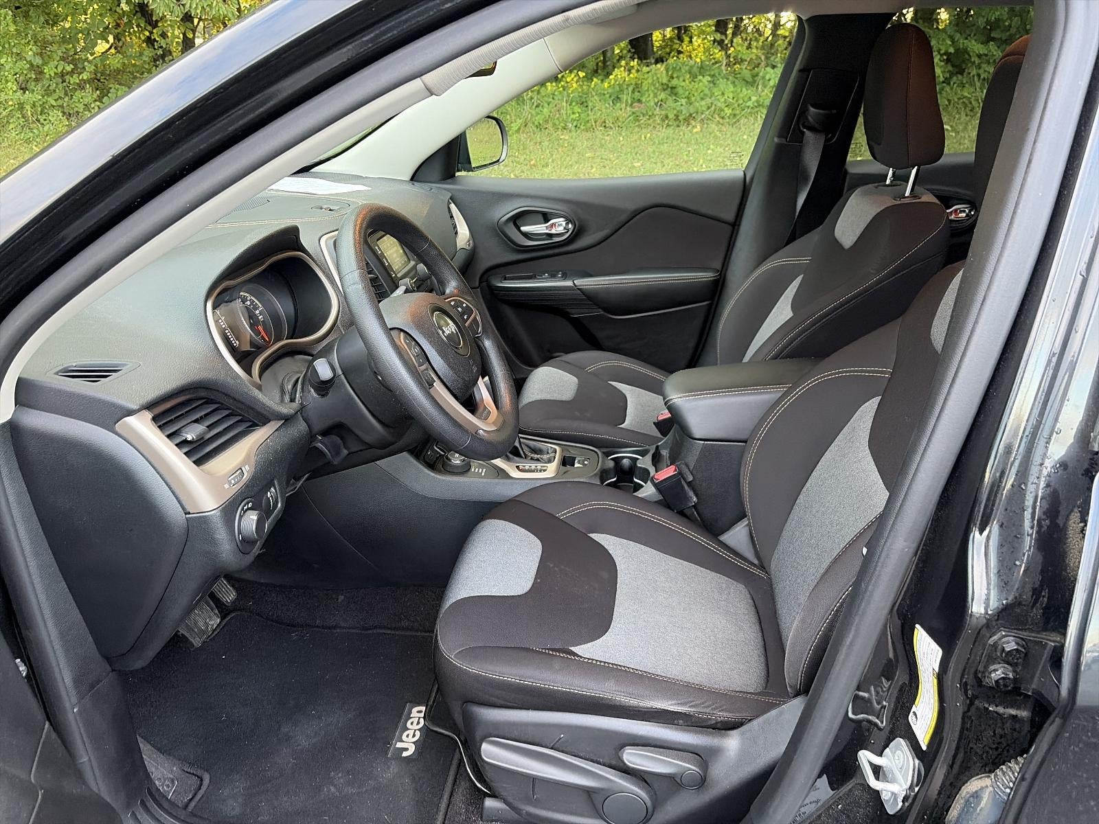2016 Jeep Cherokee 4WD 4dr Sport
