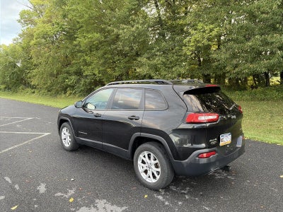 2016 Jeep Cherokee 4WD 4dr Sport