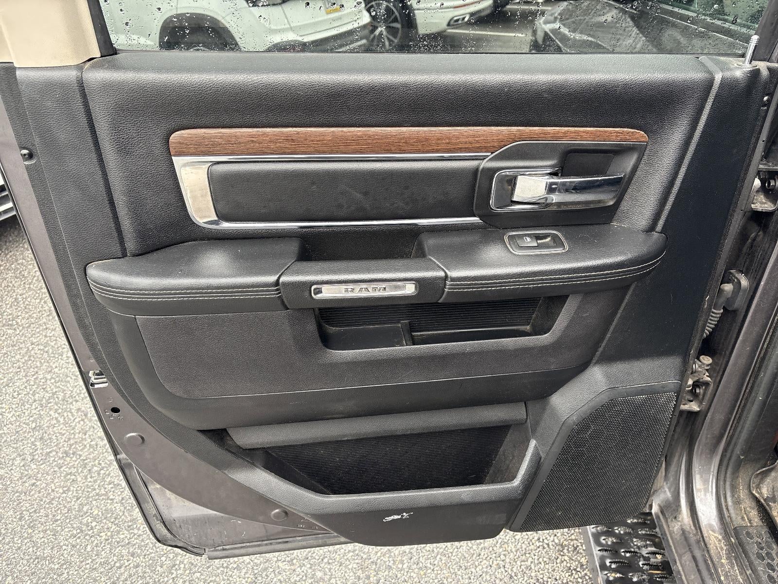 2017 RAM 1500 Laramie 4x4 Crew Cab 6'4" Box