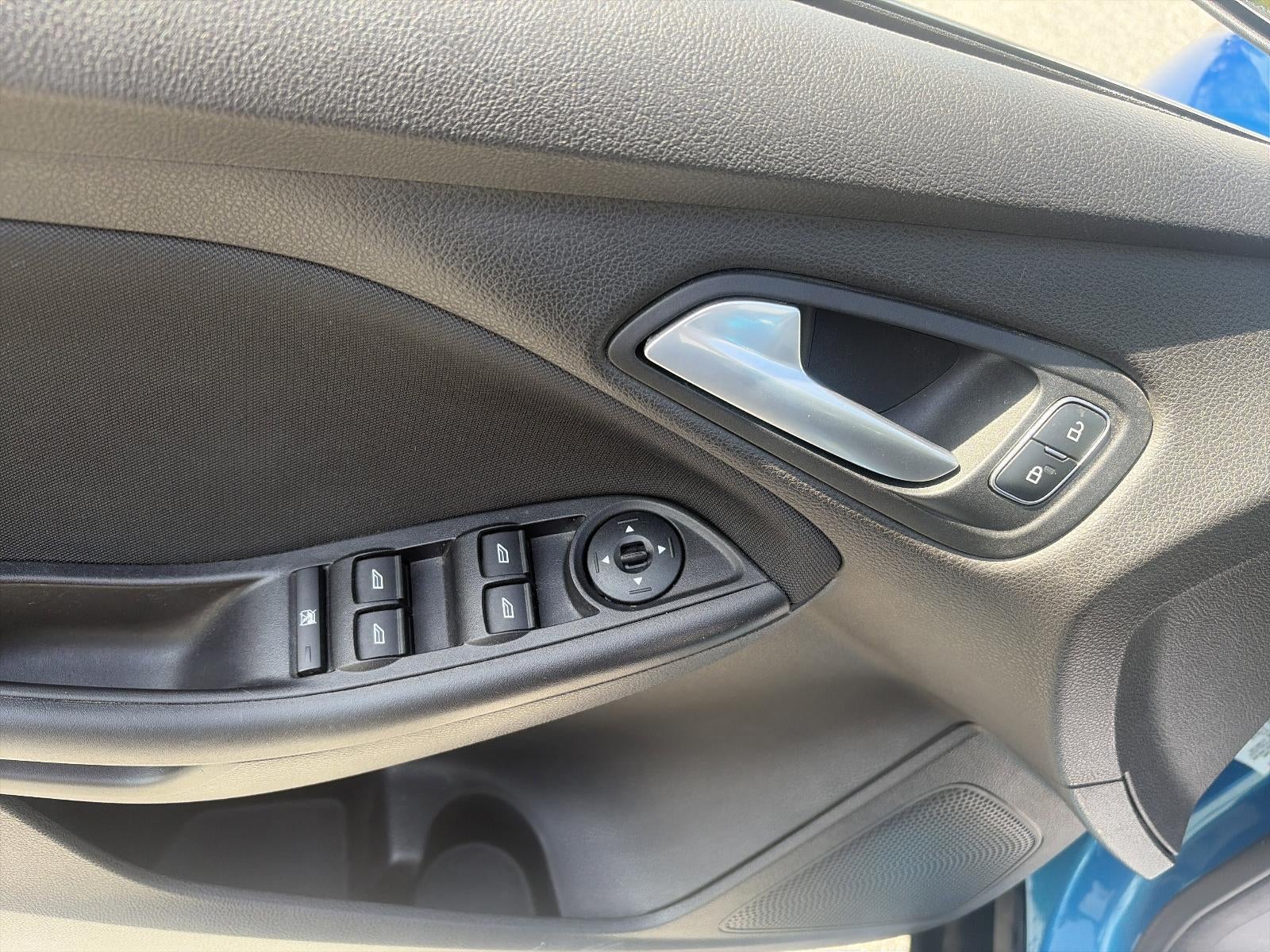 2016 Ford Focus 4dr Sdn SE