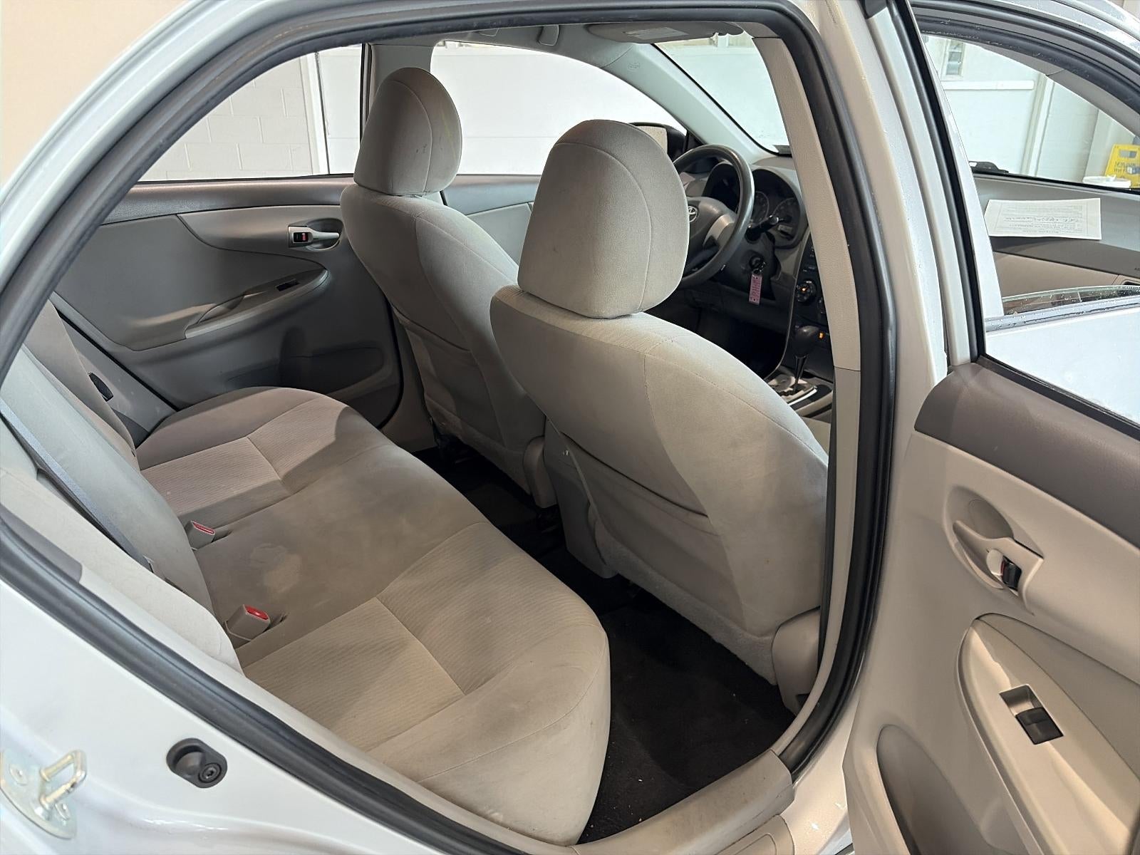 2010 Toyota Corolla 4dr Sdn Auto LE (Natl)