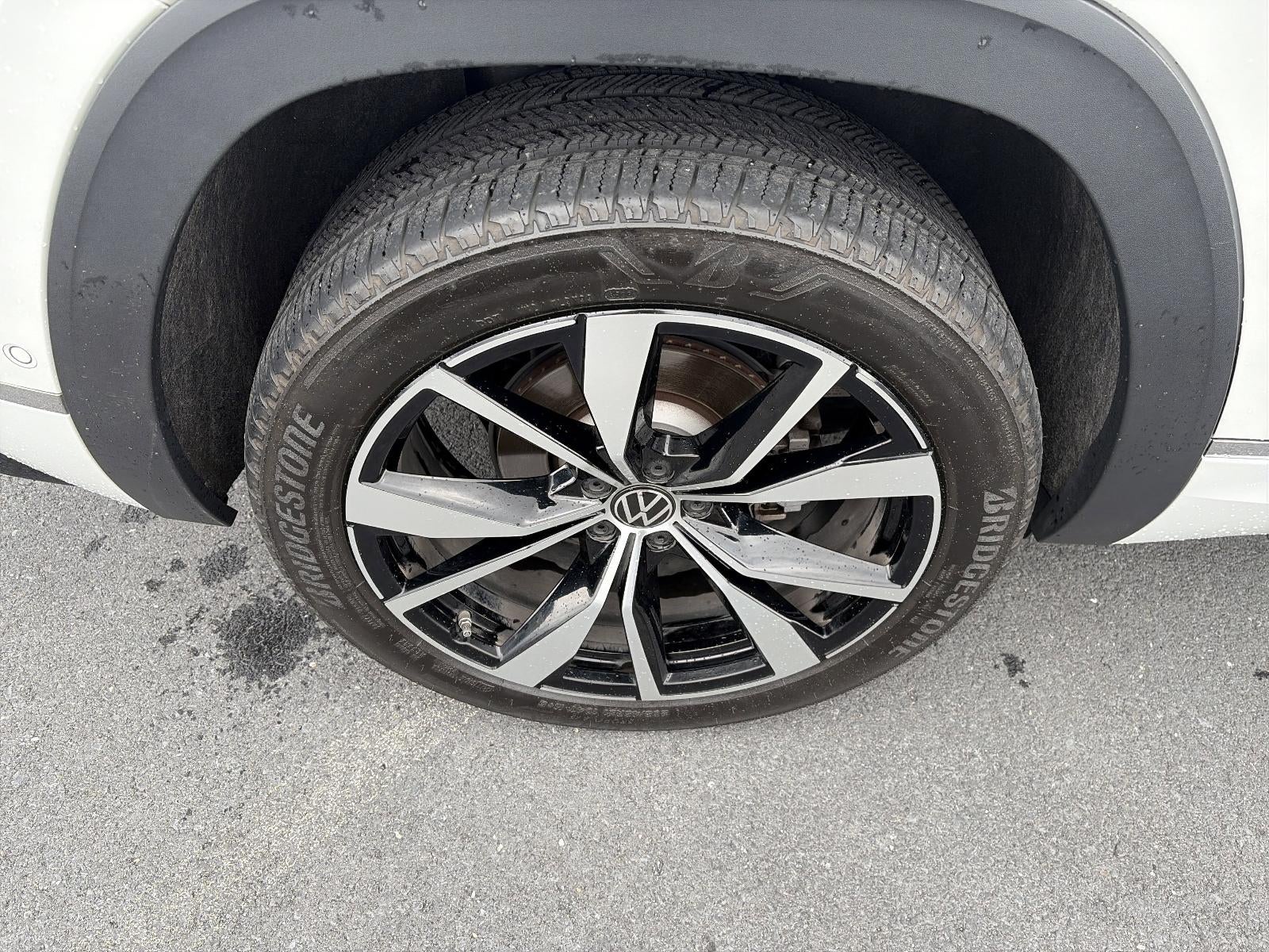 2024 Volkswagen Atlas Cross Sport 2.0T SEL Premium R-Line 4MOTION