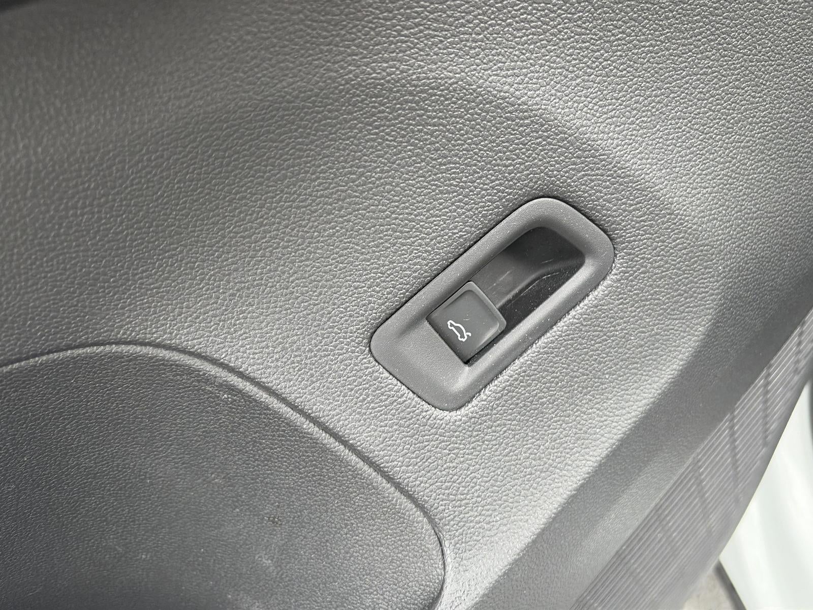 2024 Volkswagen Atlas Cross Sport 2.0T SEL Premium R-Line 4MOTION